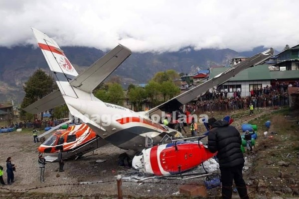 Colisión entre avión y helicóptero deja tres muertos en Nepal
