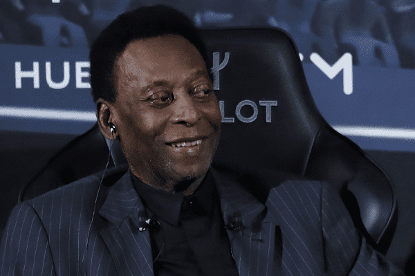 Pelé es dado de alta y deja el hospital en Sao Paulo