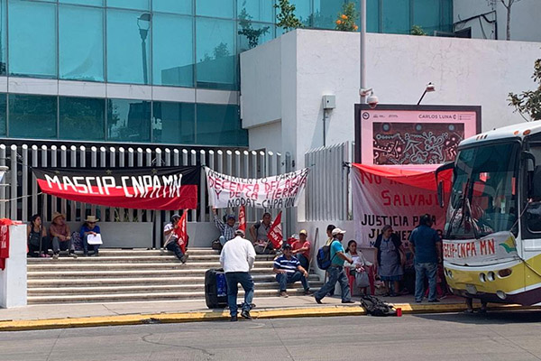 Protestan frente a la Fiscalía por asesinato del activista Manuel Gaspar