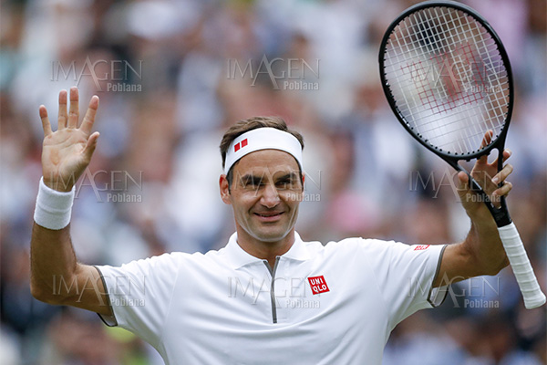 Federer gana partido número 100 en Wimbledon