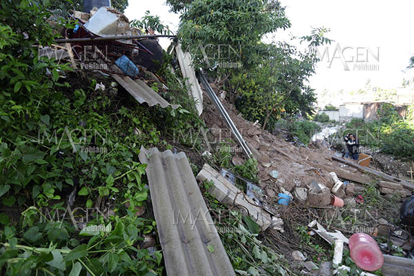 Seis muertos deja derrumbe en Santo Tomás Chautla
