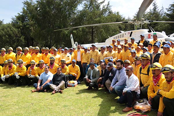 Resaltan labor de combatientes de incendios forestales
