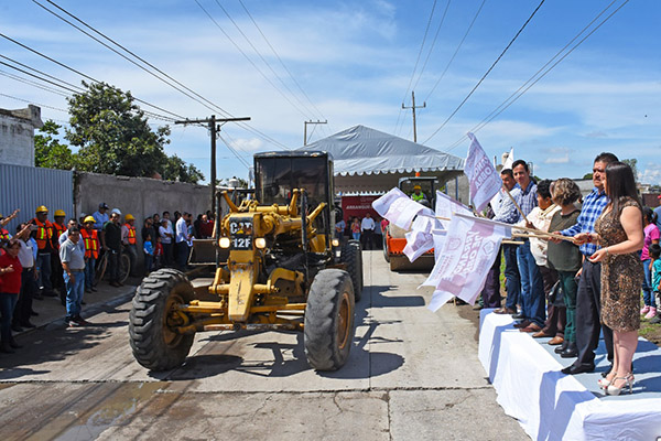 Alcaldesa de Texmelucan da banderazo a anhelada pavimentación
