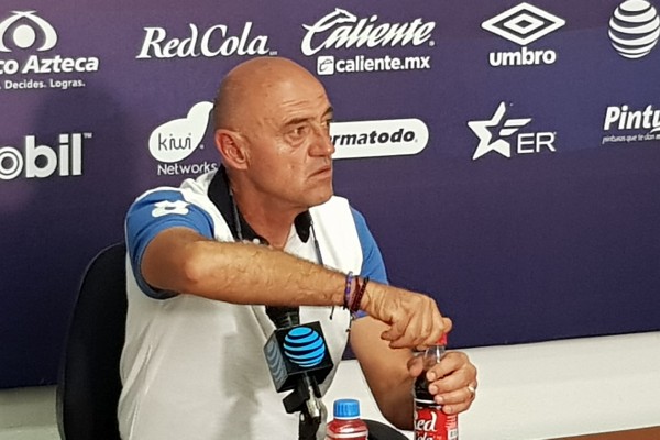 Celebra “Chelís” permanencia de Cavallini en el Puebla