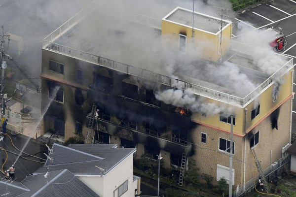 Ya van 33 muertos por incendio en un estudio de animación en Kioto