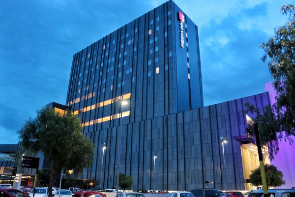 Abre sus puertas el Fiesta Inn Parque Puebla