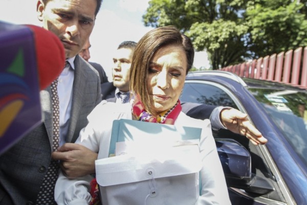 Juez vincula a proceso a Rosario Robles; va a prisión preventiva