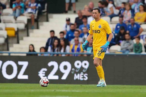 Con todo y Marchesín, el Porto quedó eliminado de la Champions
