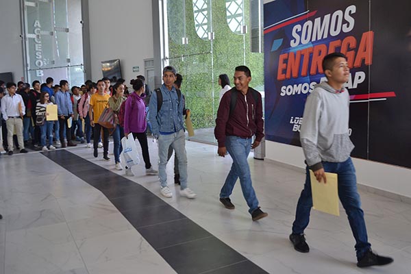 BUAP recibe a 1,618 jóvenes más para ingresar a licenciaturas y preparatorias
