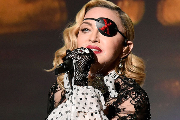 Madonna prohíbe los teléfonos móviles en sus conciertos