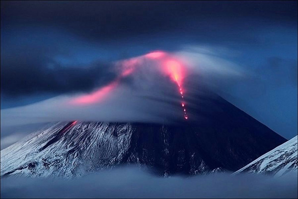 La potencia imparable de los volcanes: erupción en Rusia se percibe en EU