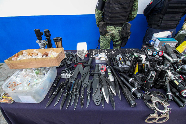 Decomisan equipo táctico y policial en operativo en La Fayuca