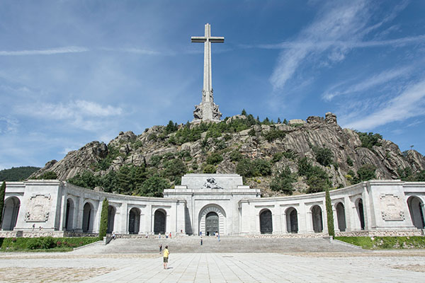 El prior del Valle de los Caídos no permitirá la exhumación de Franco