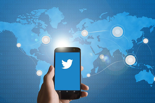 Twitter se disculpa por usar números telefónicos y correos para hacer publicidad