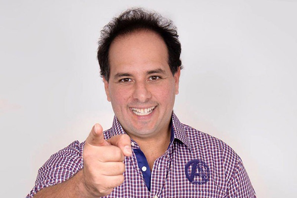 Adrián Esper, el alcalde “mirrey” de las camionetas Tesla