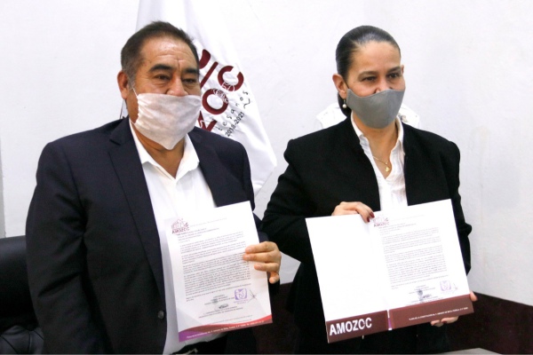 Gobierno de Amozoc entrega carta de intención al IMSS para la construcción de un nuevo hospital