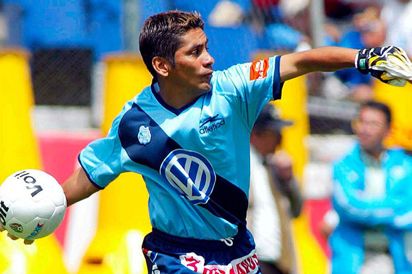 Cumple 54 años Jorge Campos, el histórico portero que se retiró en el Puebla