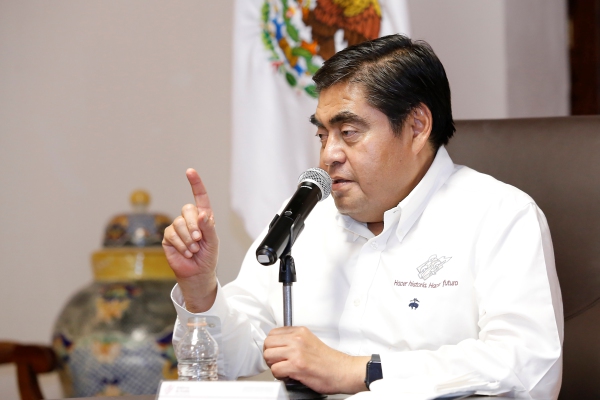 “Mi gobierno no distingue colores políticos”, afirma Miguel Barbosa
