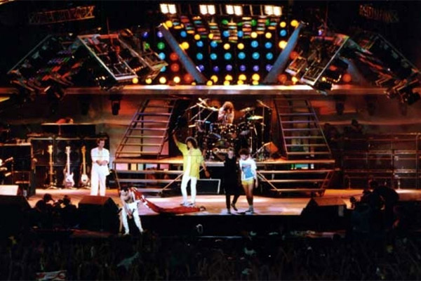 Cuando “Queen” le quedó grande a los poblanos